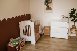 ŁÓŻECZKO Dziecięce Drewniane 120x60 z Barierką Białe NEL CHMURKA