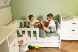 Łóżeczko Dziecięce Drewniane 80x160 z Barierką z Szufladami Biały AMELIA