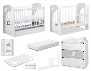 Zestaw mebli dziecięcych z Łóżeczkiem z Materacem z Przewijakiem Białe Popiel NEL SERCE