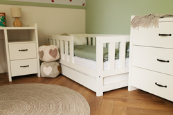 Łóżeczko Dziecięce Drewniane 80x160 z Barierką z Szufladami Biały AMELIA